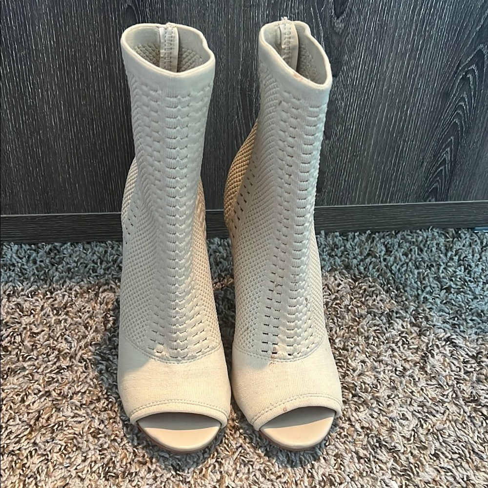 Steve Madden Cream Heels